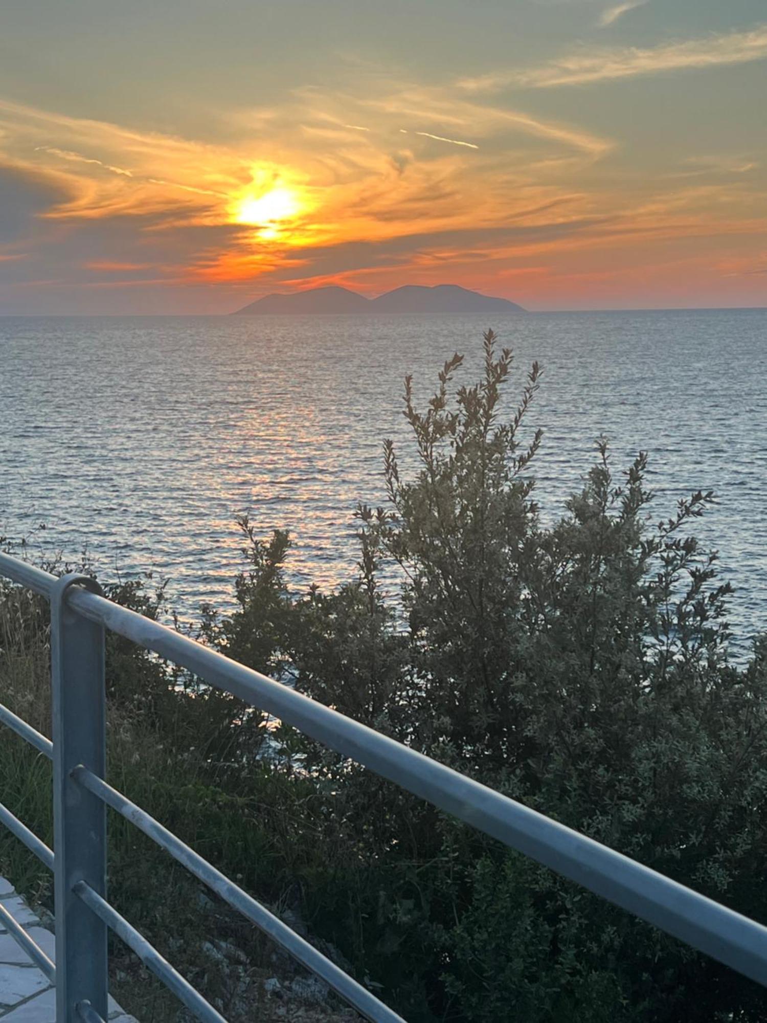 Sea View Apartment! Vlorë Εξωτερικό φωτογραφία
